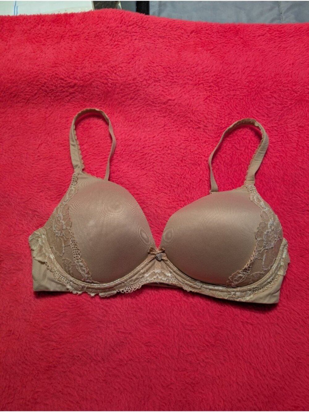 Victoria's Secret Body by Victoria Nude Lace Wire Free Wireless Bra 34D